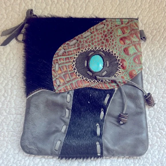 Brand unknown, unique gray genuine leather crossbody. Strap is not available. - Picture 1 of 2